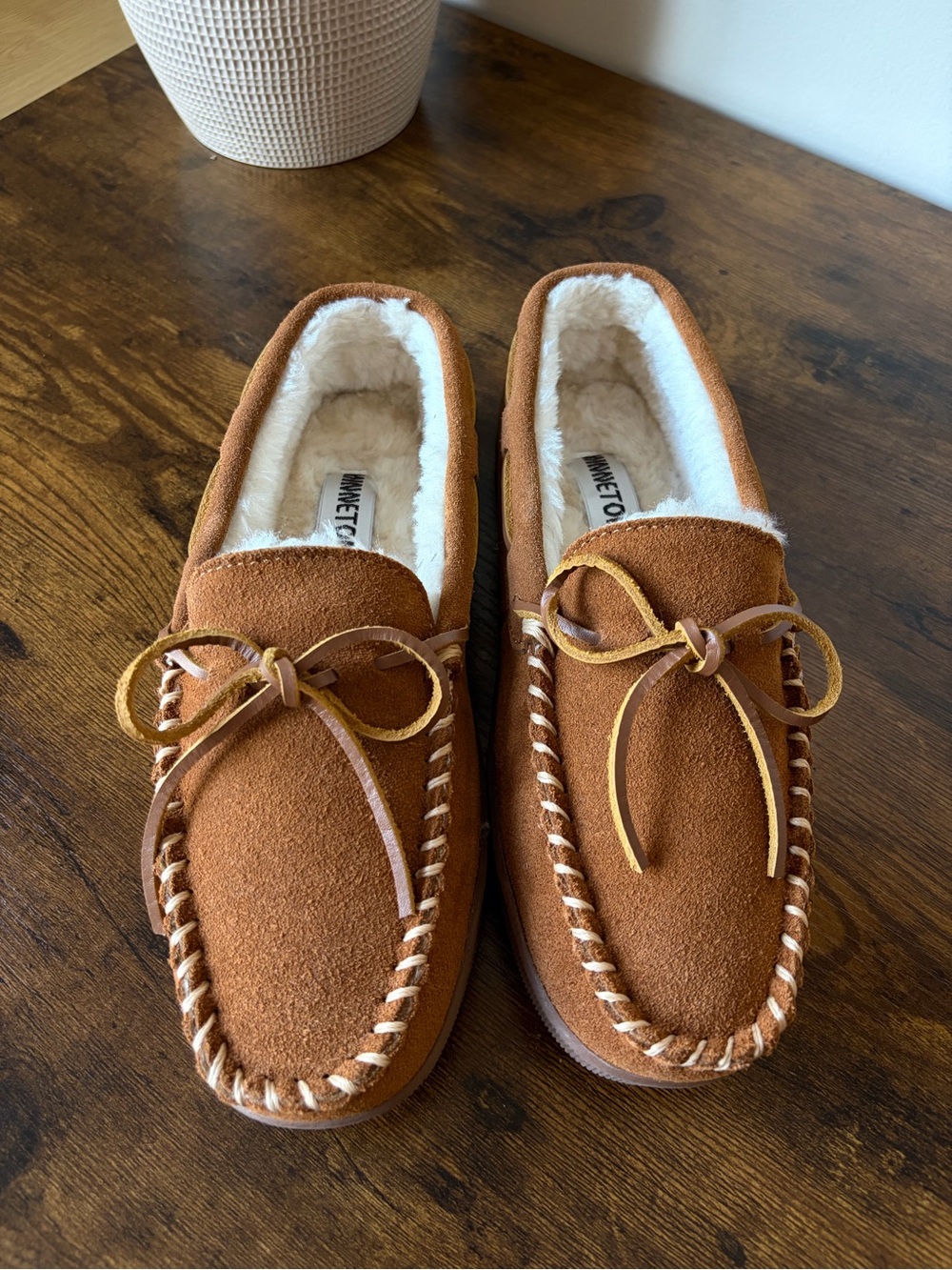Minnetonka Suede Moccasins Slippers Loafers Western Men’s 7.5 Women’s 9.5